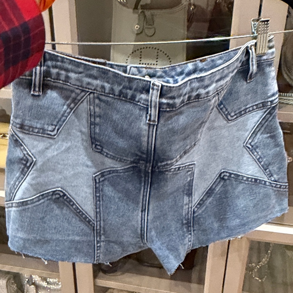NWT Superdown Denim Star-Patterned Women's Shorts - Picture 6 of 6